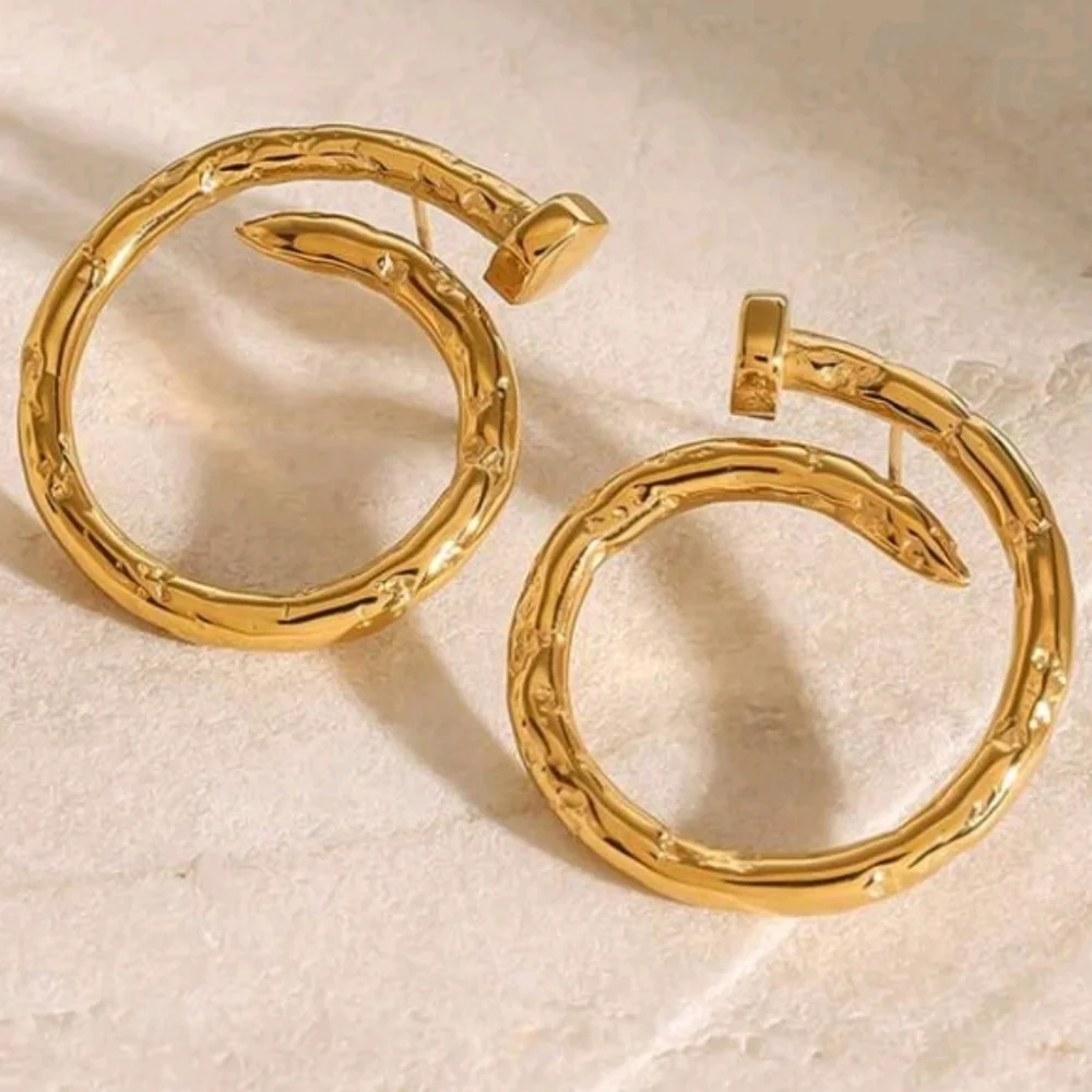 NEW! 18K Gold Plated Minimalist Stunning Nail Spiral Shape Post Earrings